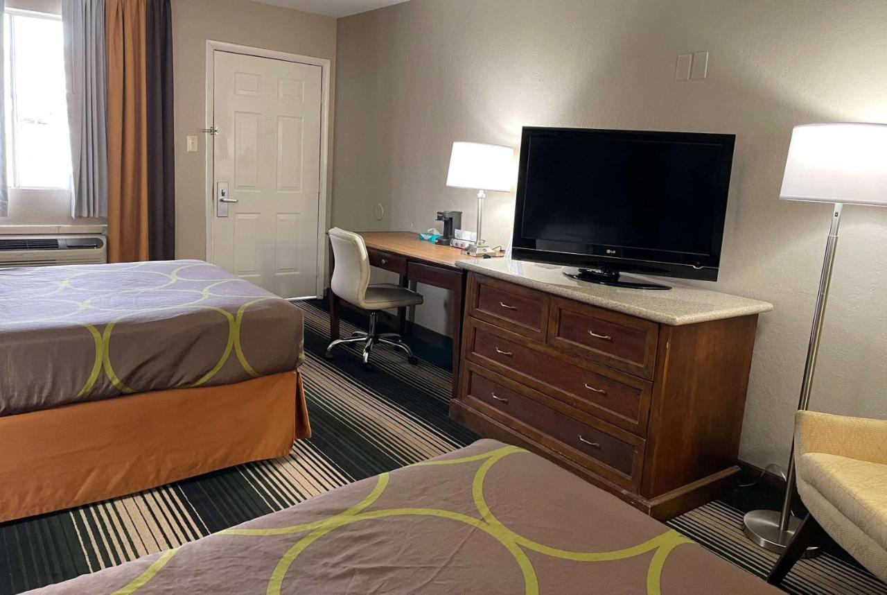Deluxe Inn & Suites Junction City Exteriér fotografie