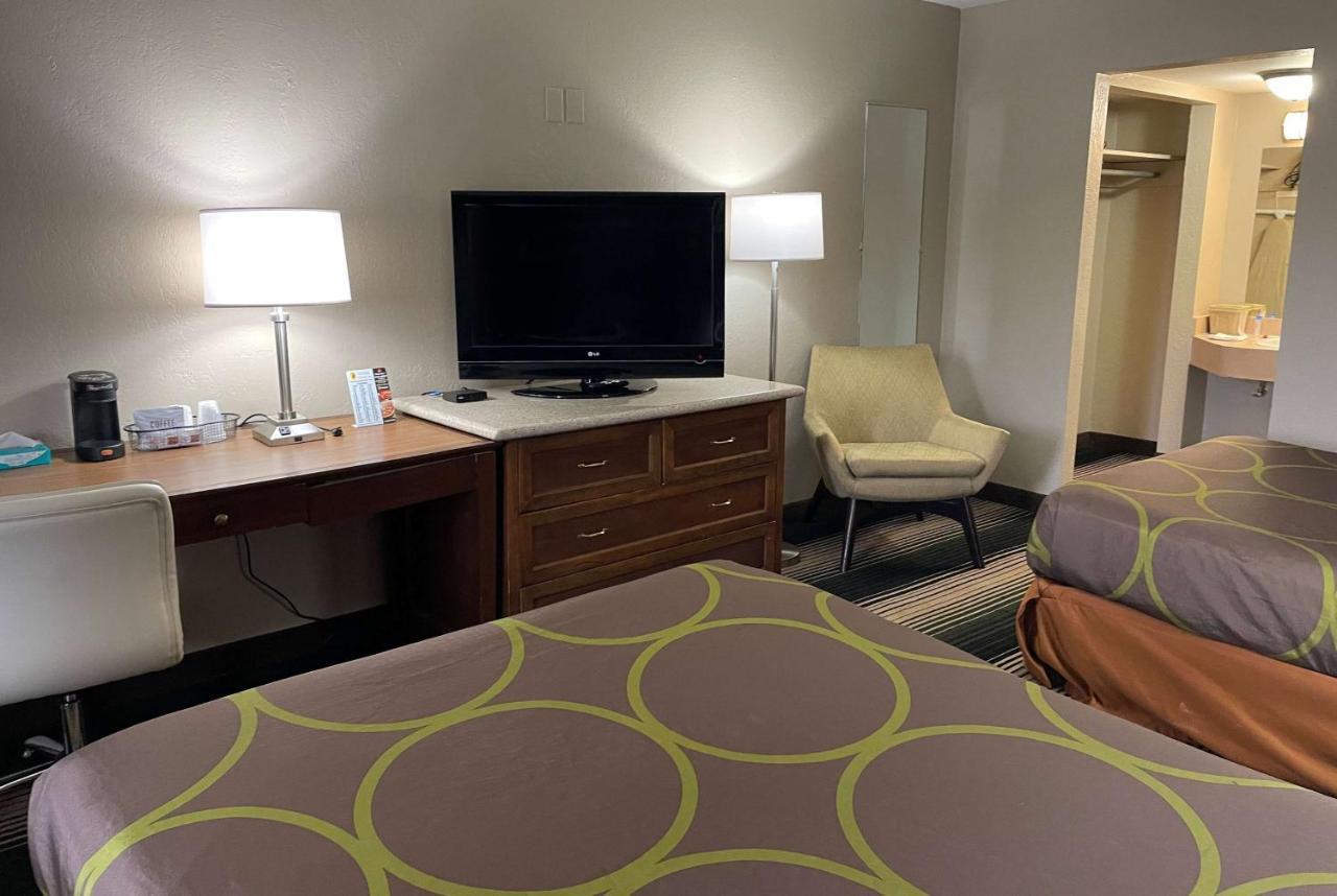 Deluxe Inn & Suites Junction City Exteriér fotografie
