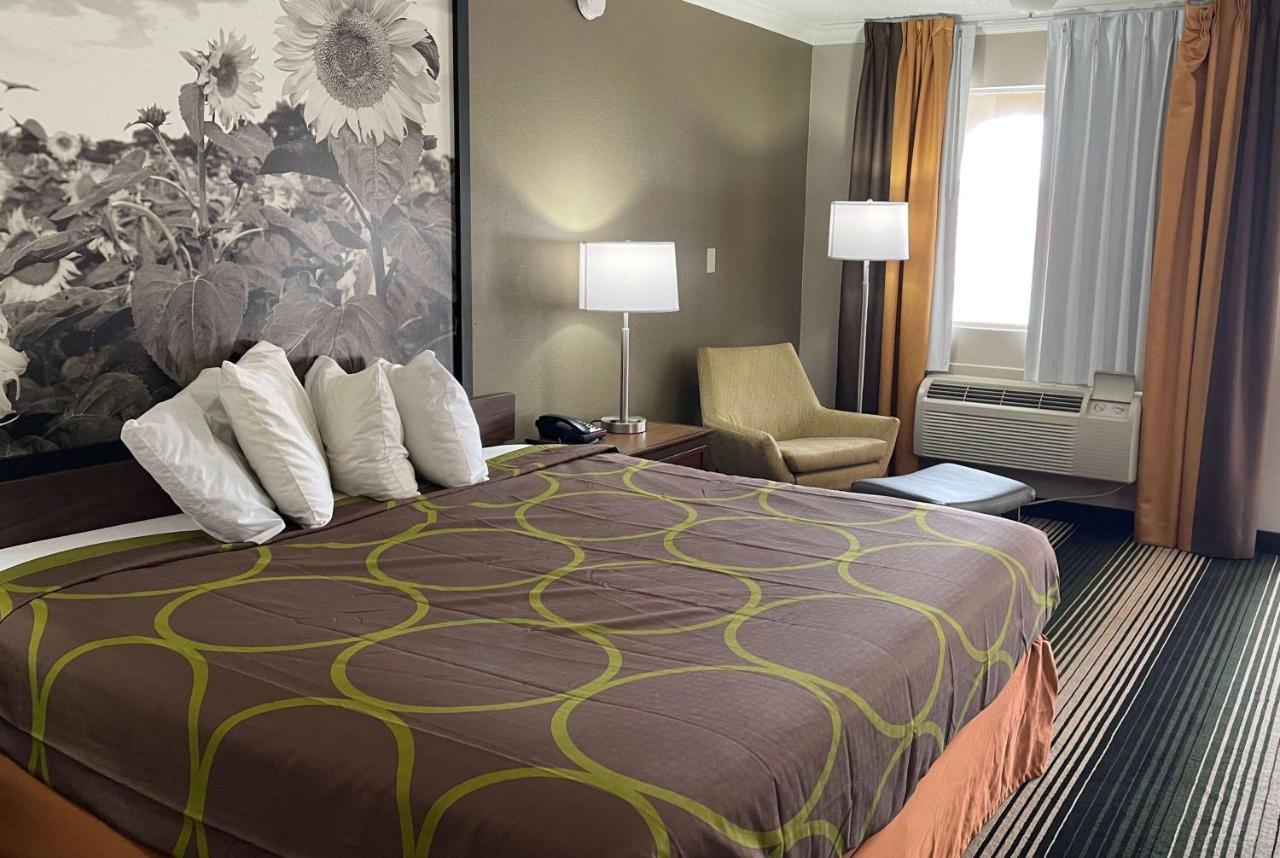 Deluxe Inn & Suites Junction City Exteriér fotografie
