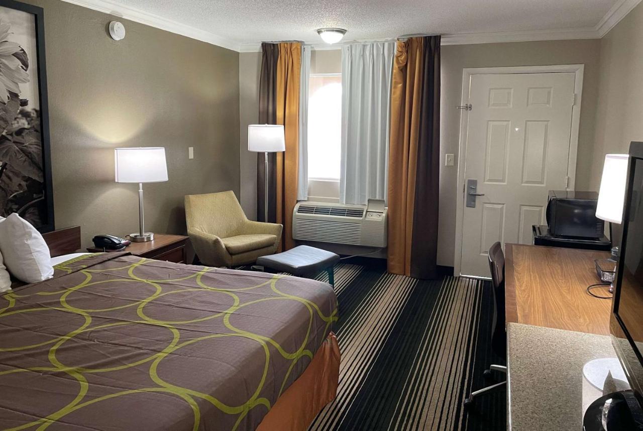 Deluxe Inn & Suites Junction City Exteriér fotografie
