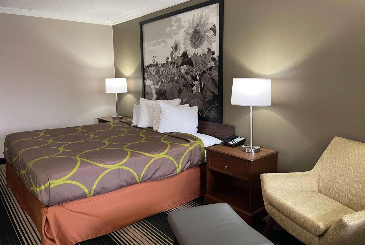Deluxe Inn & Suites Junction City Exteriér fotografie