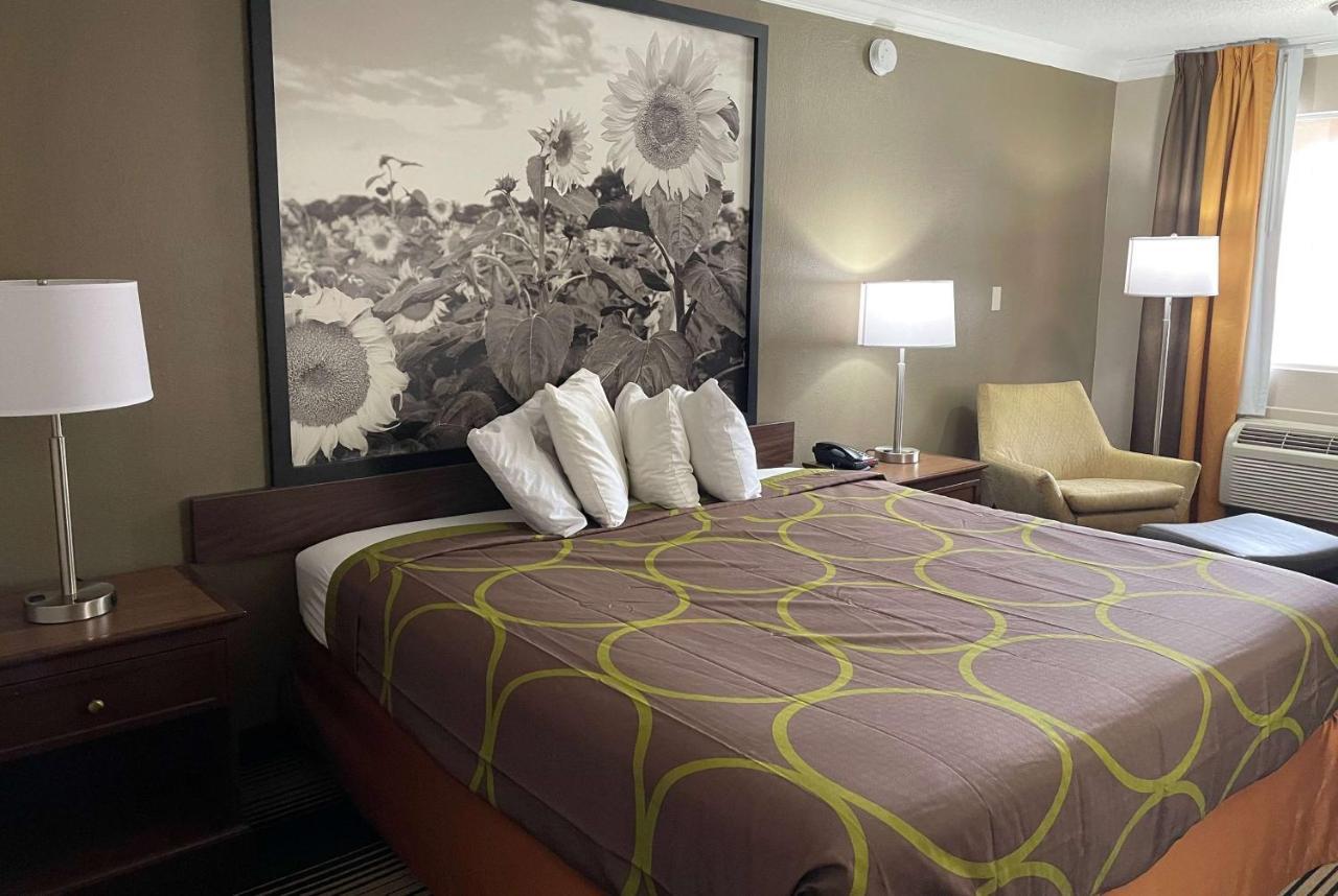 Deluxe Inn & Suites Junction City Exteriér fotografie