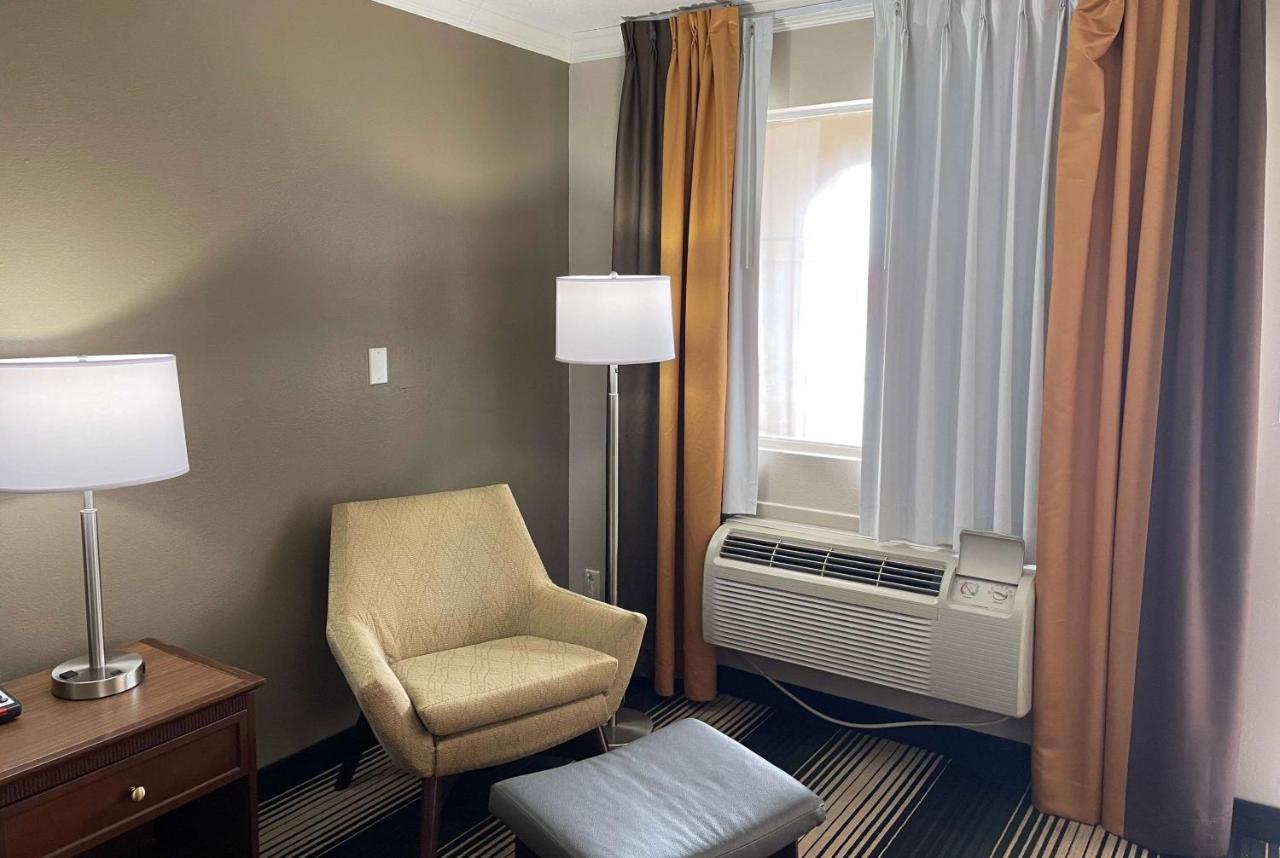 Deluxe Inn & Suites Junction City Exteriér fotografie