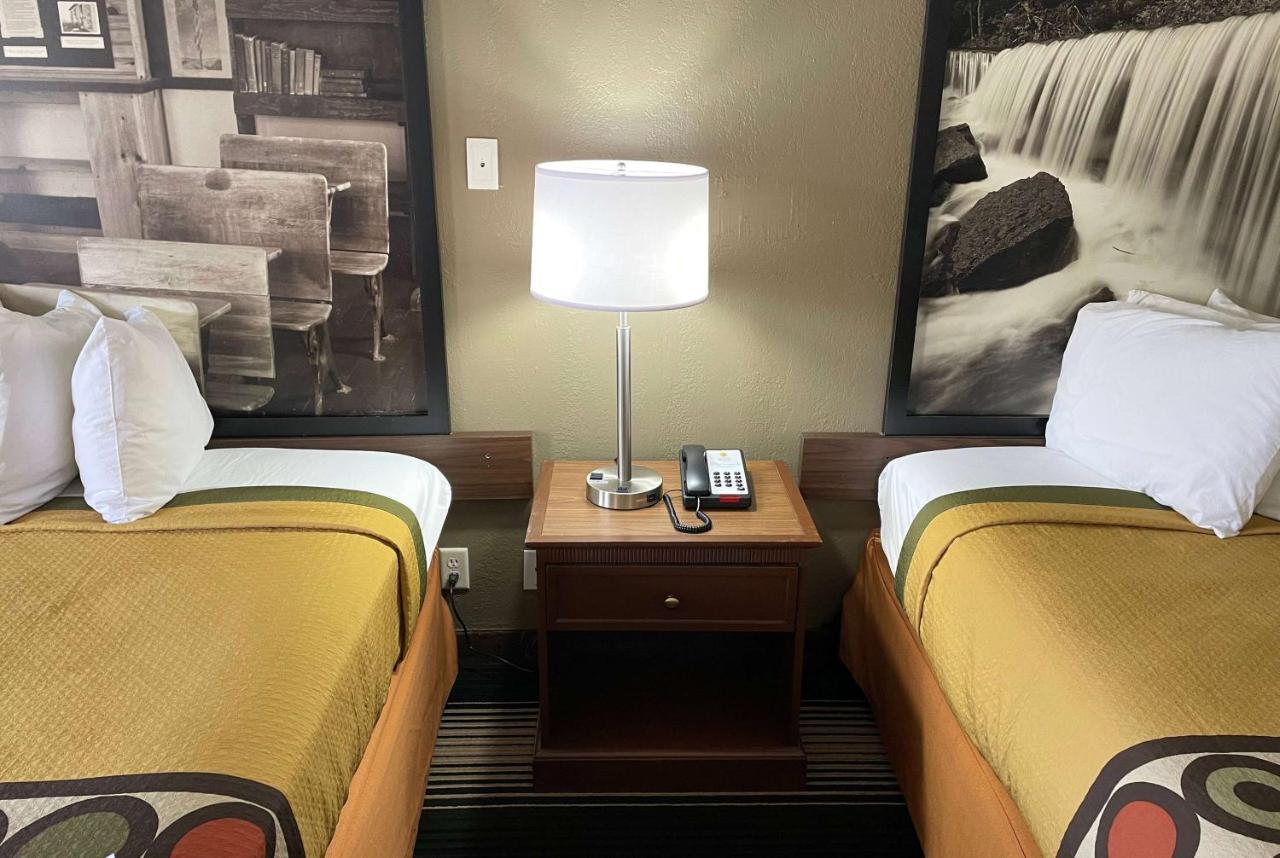 Deluxe Inn & Suites Junction City Exteriér fotografie