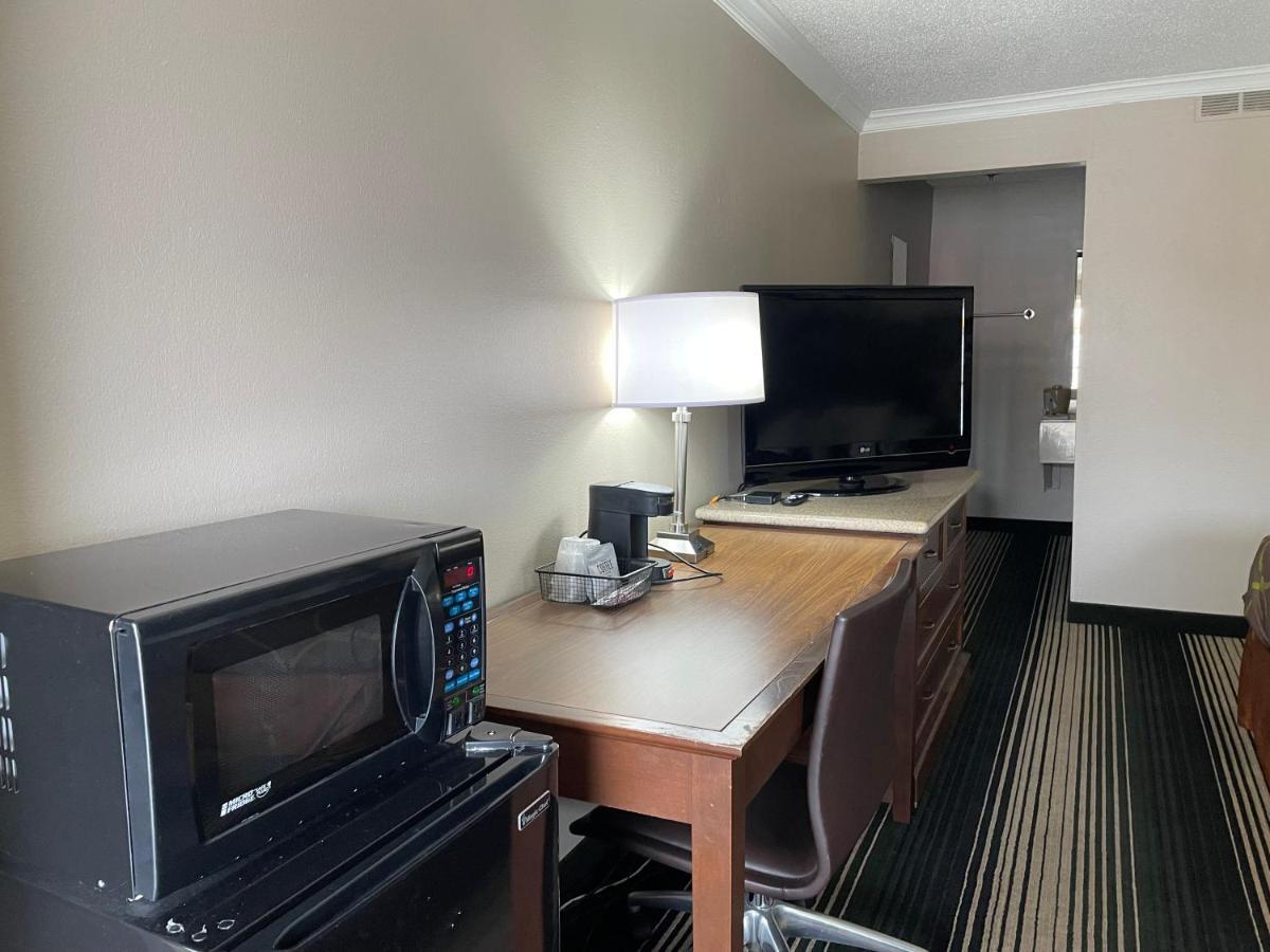 Deluxe Inn & Suites Junction City Exteriér fotografie