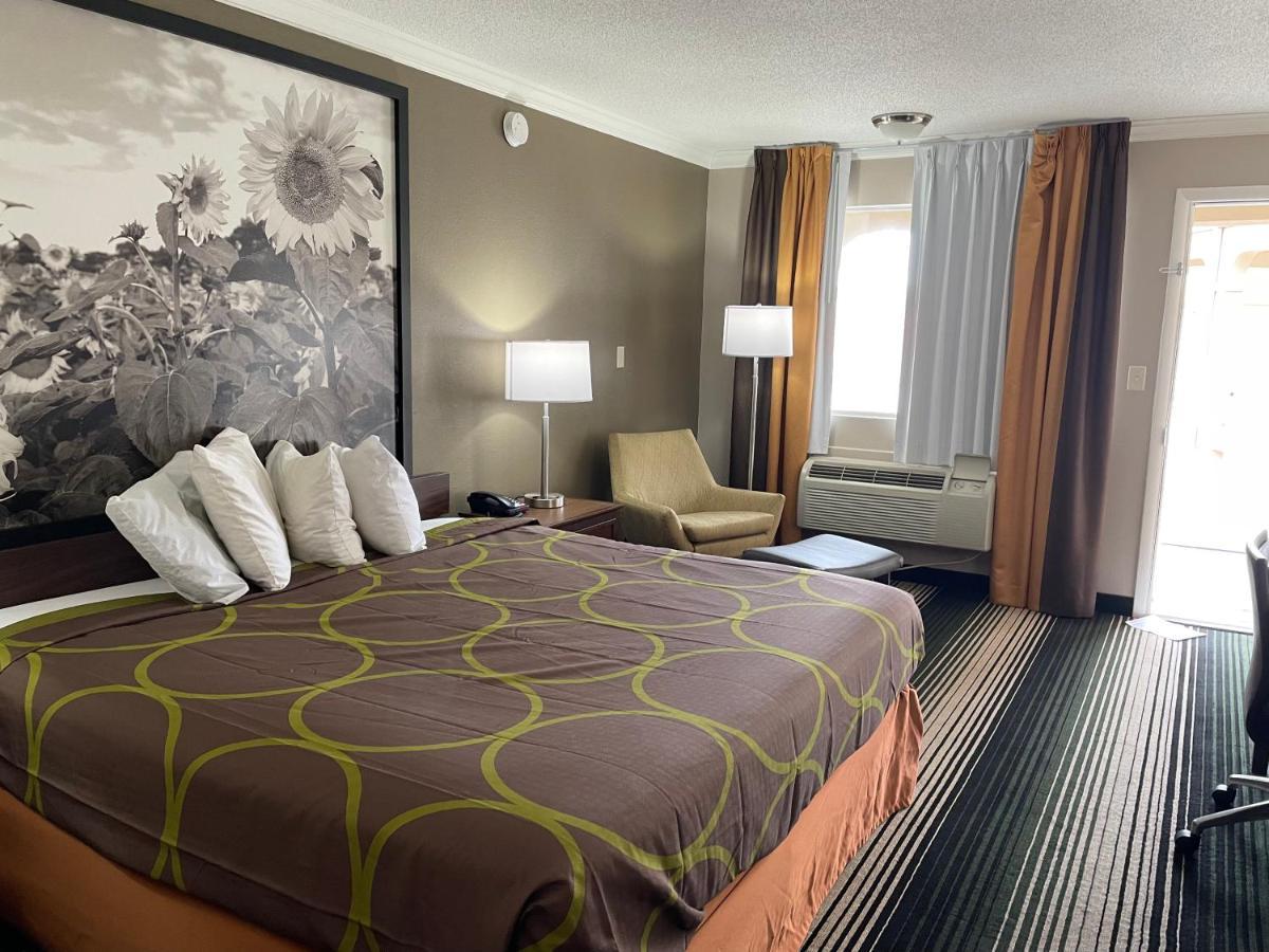 Deluxe Inn & Suites Junction City Exteriér fotografie