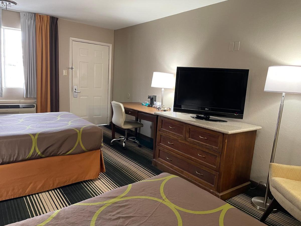 Deluxe Inn & Suites Junction City Exteriér fotografie