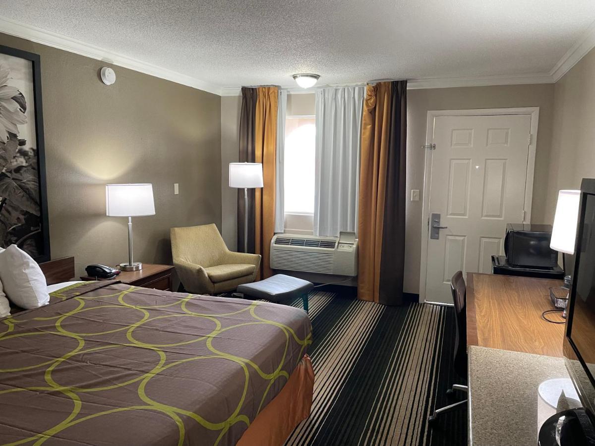 Deluxe Inn & Suites Junction City Exteriér fotografie