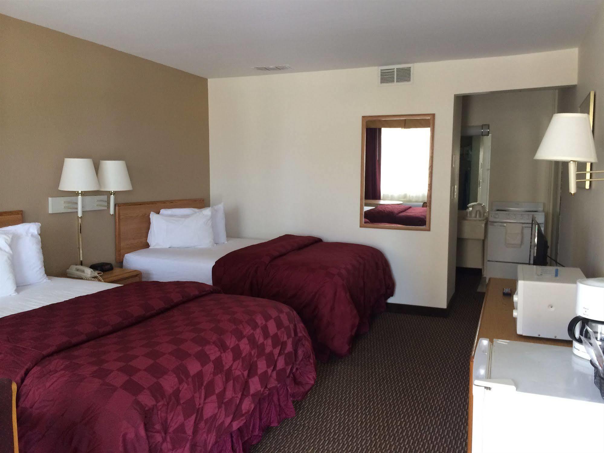 Deluxe Inn & Suites Junction City Exteriér fotografie