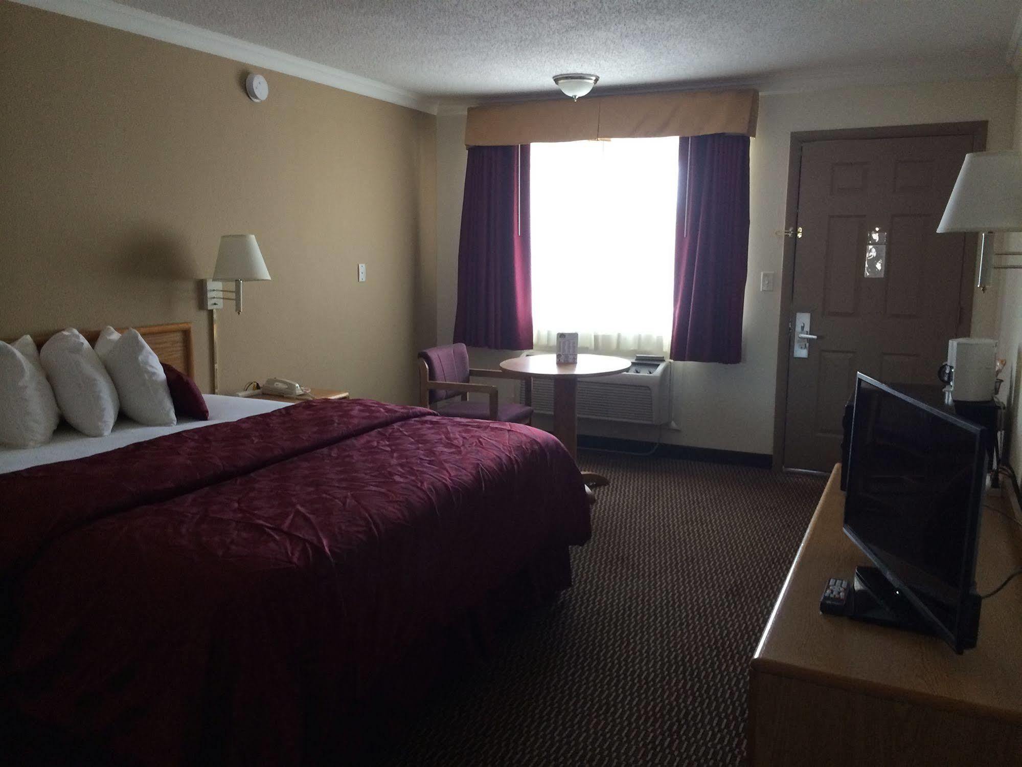 Deluxe Inn & Suites Junction City Exteriér fotografie